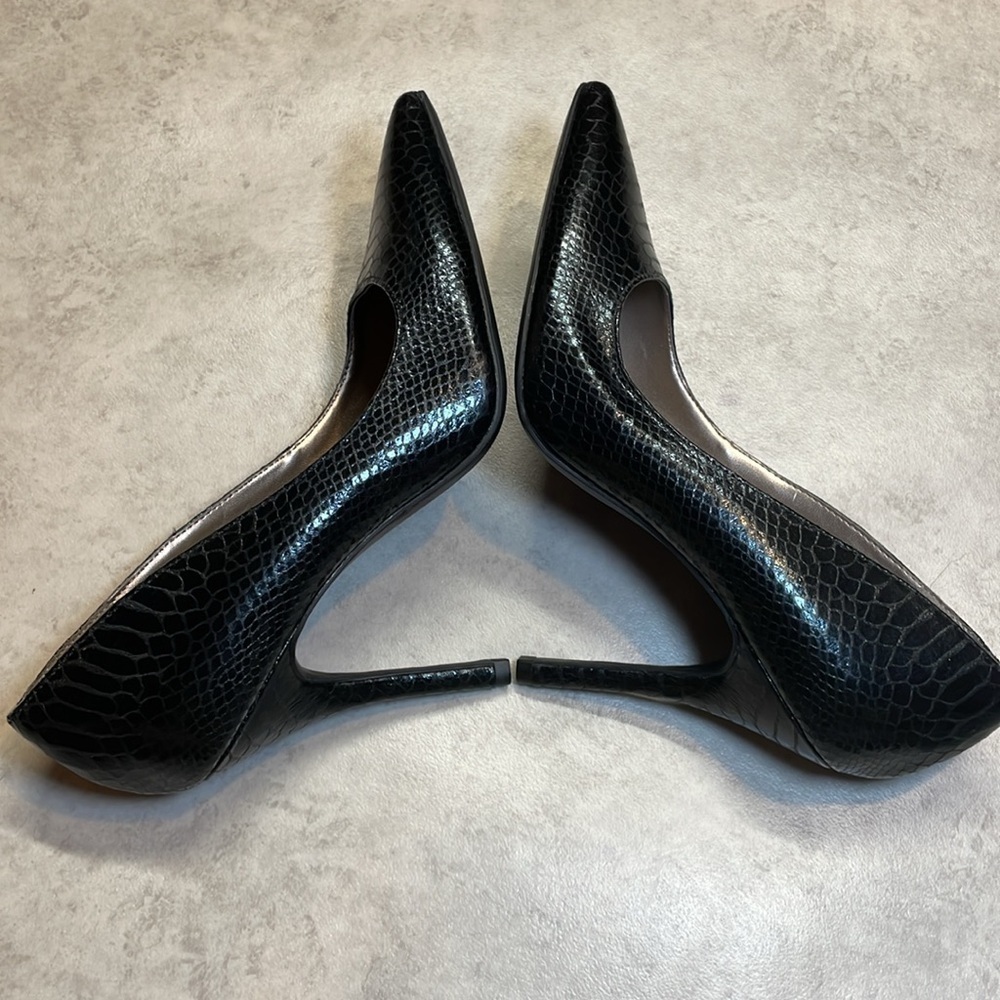 Sam & Libby women’s black reptile print heels. Size 10 - Picture 10 of 12